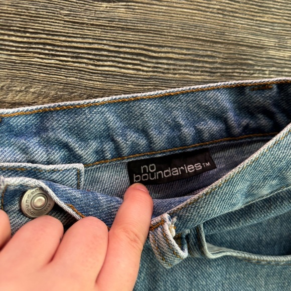 Vintage No Boundaries Jean Shorts - Picture 5 of 8
